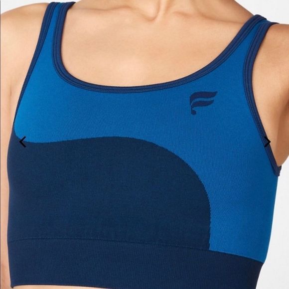Like new Fabletics extended 3 piece outfit - Picture 2 of 16